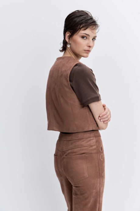 CHALECO EFECTO PIEL NURIA - Imagen 6