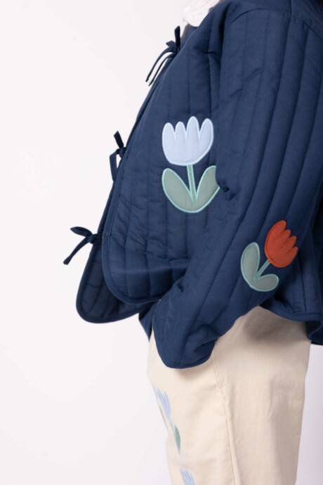 CAMPERA BORDADOS PINEAPPLE - Imagen 5