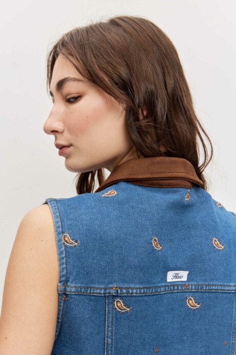 CHALECO DENIM BORDADOS AROA - Imagen 6