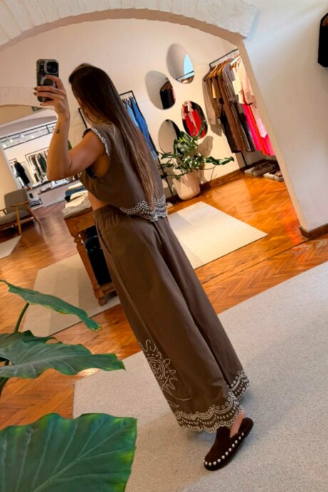 PANTALON BORDADO MILA - Imagen 11