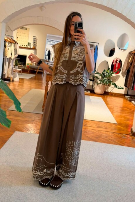 PANTALON BORDADO MILA